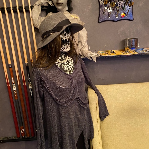 Unique B & K Moda sweater - Picture 5 of 8